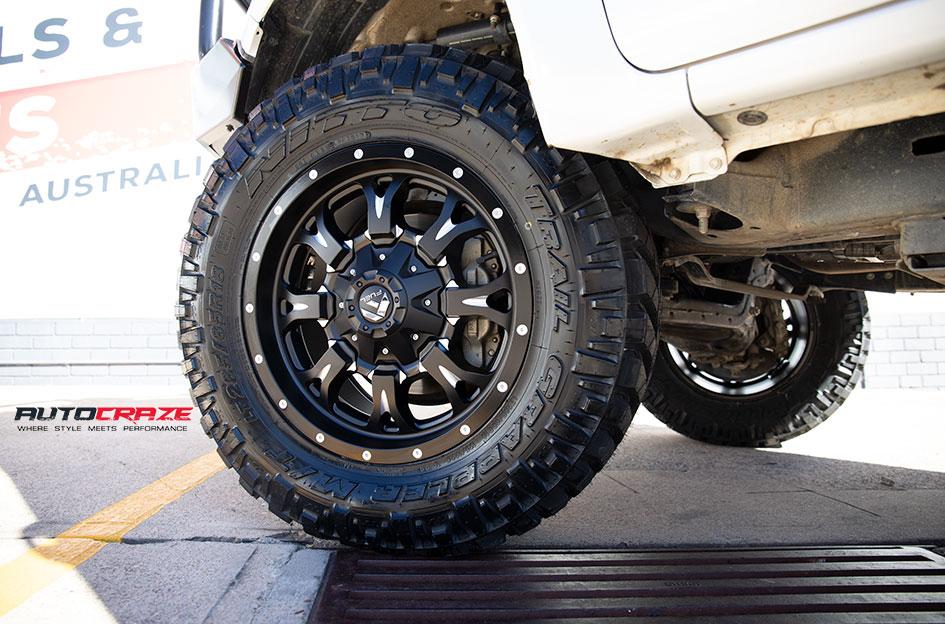 TOYOTA HILUX N80 4WD KRANK GLOSS BLACK MILLED ACCENTS